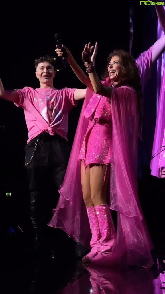 Shania Twain Instagram - Ewan posted this gorgeous Queen Of Me inspired outfit on Instagram and campaigned with the fans to get it seen and, well, it worked! 💖 Thank you @primaewan, it’s an honor to wear one of your designs… and I’m glad you approved of my Shania’d version!! 😂 #queenofmetour AO Arena