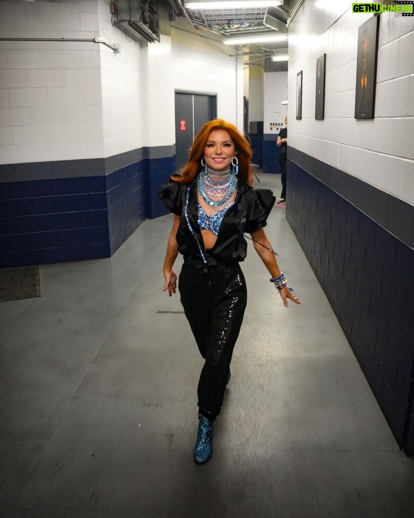 Shania Twain Instagram - Ending a tour is always tough. Getting to spend every night with my beautiful fans is so special and exciting... You are the reason I do what I do! So it’s very hard to say goodbye 🥰 But tonight isn't a sad occasion, it's a huge celebration party for an incredible tour! So, Vancouver, for the last time on this tour, join me in shouting - LET'S GO GIRLS 💥⚡️❤️‍🔥🤠🤩🥳