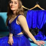 Shefali Jariwala Instagram - Backstage drama ! #showtime #giglife . . . @zaid_ars92 @farukh.shaikh @momin_majid_1234 . #lovemyjob #decembertoremember #performance #dance #love #aboutlastnight #backstage #backstagelife #workmode