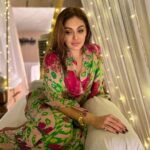 Shefali Jariwala Instagram - About last night … My favorite place to be is beneath the stars ✨⭐️💫 . . . Dreamy & cozy decor @gopaldecorator Vibe @abhijackbad Styled by @stylebytanii Outfit @silsilaindia Jewellery @the_jewel_gallery #dreaming #loveandlight #shinebright #glowing #gratitude #weekendvibes #instagood