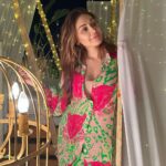 Shefali Jariwala Instagram - About last night … My favorite place to be is beneath the stars ✨⭐️💫 . . . Dreamy & cozy decor @gopaldecorator Vibe @abhijackbad Styled by @stylebytanii Outfit @silsilaindia Jewellery @the_jewel_gallery #dreaming #loveandlight #shinebright #glowing #gratitude #weekendvibes #instagood