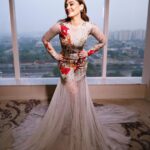 Shefali Jariwala Instagram - Grey area … #mondaymood . . . Styled by @stylebytanii Beautiful outfit by @sahilkochharofficial Jewelry by: @miranabymegha @affiliates_pr @isinghphotography @makeup.yasmin @farukh.shaikh . . . #ootd #instafashion #bling #love #mondaymotivation Delhi, India