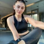 Shefali Jariwala Instagram - Feeling electric #postworkout #glow #gymlife #fitgirl #fitnessaddict #gym #love #strongoverskinny #getfit #wednesdayvibes #potd #instagood