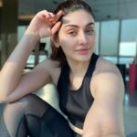 Shefali Jariwala Instagram - Feeling electric #postworkout #glow #gymlife #fitgirl #fitnessaddict #gym #love #strongoverskinny #getfit #wednesdayvibes #potd #instagood
