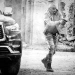 Shemar Moore Instagram - Get ready for another wild ride on @swatcbs TONIGHT!!! 8/7c Ya’ll know what to do!!! Drop those 💣💣💣 if you’re watching with us tonight!!!! 👊🏽👊🏽