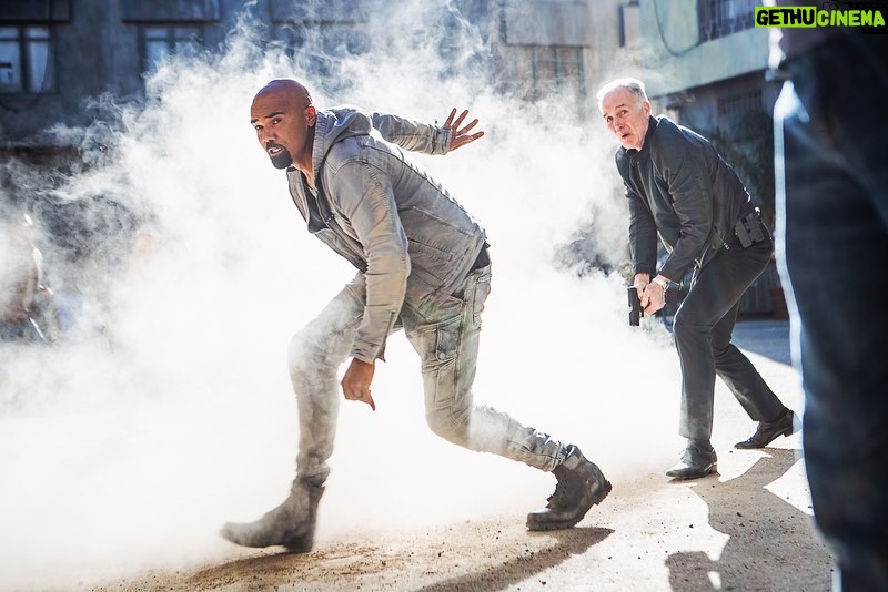 Shemar Moore Instagram - 🚨1 WEEK BABY!!!! Don’t miss the SEASON 7 PREMIERE of @swatcbs at 8pm on FRIDAY FEB 16th🚨 TUNE IN for our signature in your face ACTION and WILD chase through the streets on Mexico City 🇲🇽 . . 📸 @davinophotostudio