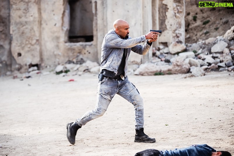 Shemar Moore Instagram - 🚨1 WEEK BABY!!!! Don’t miss the SEASON 7 PREMIERE of @swatcbs at 8pm on FRIDAY FEB 16th🚨 TUNE IN for our signature in your face ACTION and WILD chase through the streets on Mexico City 🇲🇽 . . 📸 @davinophotostudio