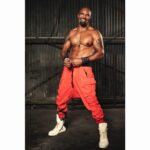 Shemar Moore Instagram - This ain’t a game, just business as usual 💪🏽👊🏽💯 #dadbod . . 📸 @davinophotostudio