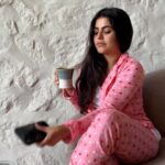 Shenaz Treasurywala Instagram - As influencers, we can be accused of sounding clickbaity, the snappy edits, the brand colors we pull off. And we do what the algorithm demands. But there has to be a limit. This is messing with people’s feelings and vulnerability. Your opinion?