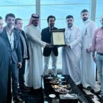 Sherif Ramzy Instagram - شكراً جزيلاً لشركة صول أرت پروداكشنز للإعلام المرئي و المسموع علي هذا التكريم الجميل و شكراً للشيخ محمد شمسي و الشيخ محمد القحطاني و خالد شمسي و لجميع الحضور السيد مهند و السيد روبير و السيد ماجد و جميع السادة الحاضرين سعدت جداً بهذا التكريم علي أراضي المملكة العربية السعودية و إن شاء الله يكون هناك أعمال فنية كثيرة بيننا في المستقبل القريب جداً @solart_sa @solartproduction