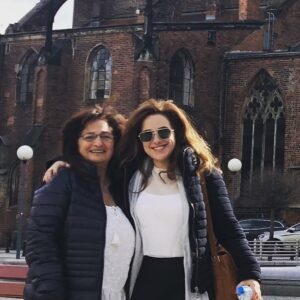 Sherry Adel Instagram - كل سنة و حضرتك طيبة يا حبيبتي ، كل سنة و انتي حبيبتي ، ربنا يخليكي ليا ❤️ بحبك