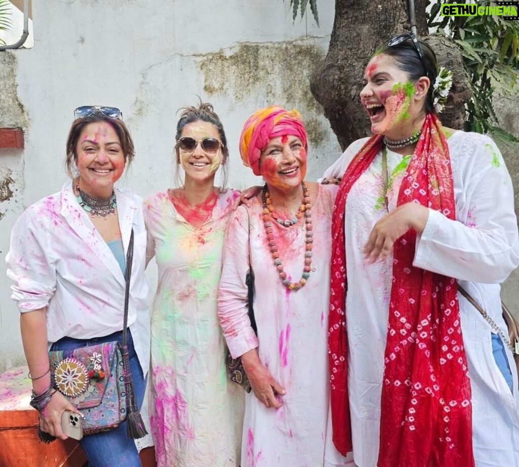 Shibani Dandekar Instagram - Happy holi’ing with my Dabba Cartel ladies 🌈💃🏾❤️ @azmishabana18 @jyotika @anjalidineshanand