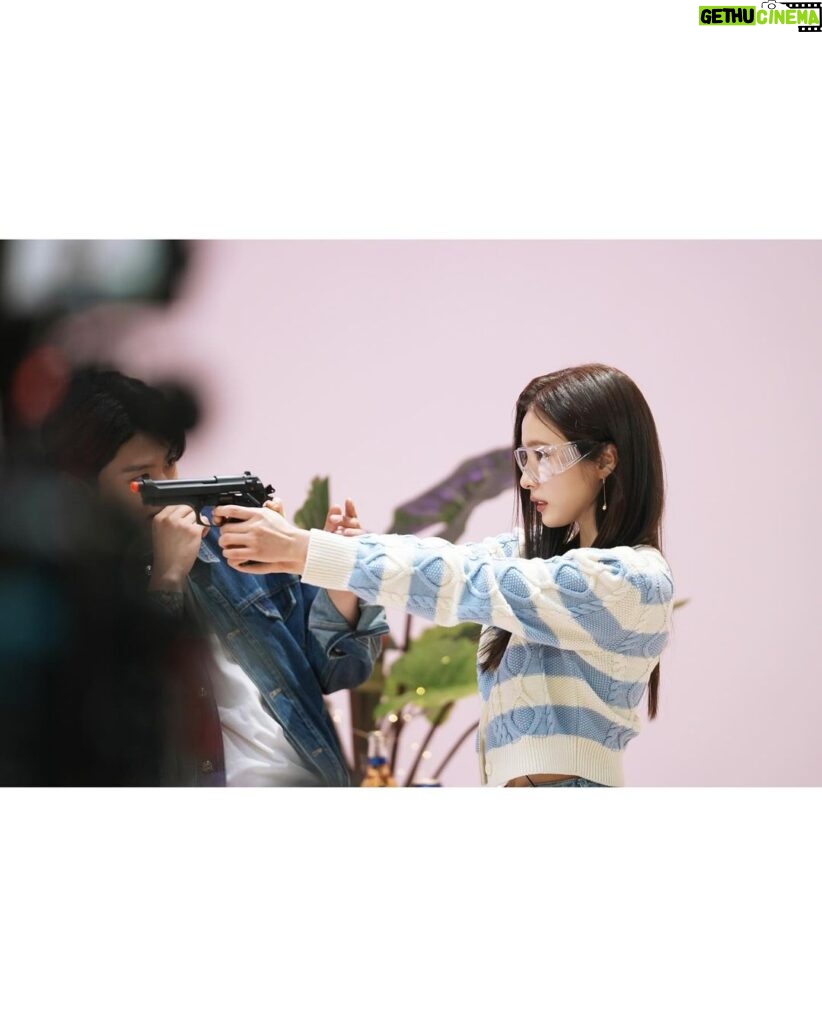 Shin Se-kyung Instagram - 냉터뷰🎬🍴🩵