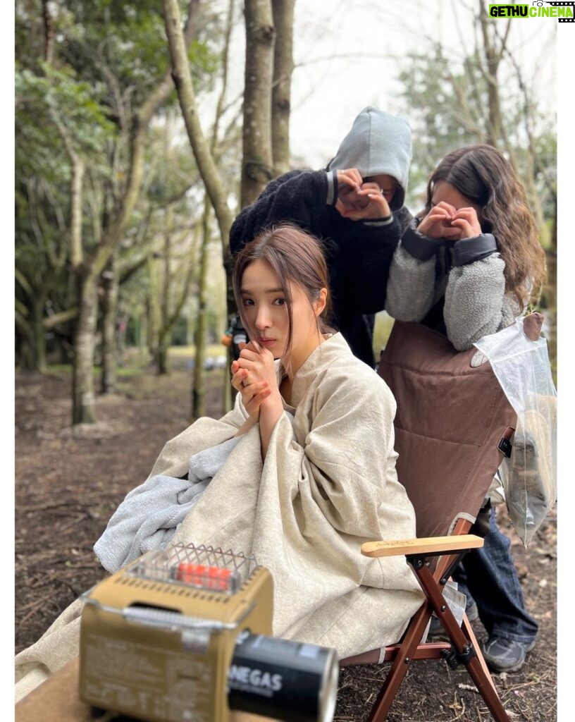 Shin Se-kyung Instagram - ⠀ ⠀ 1-첫 헤어 테스트 2,3,4-아름다운 아스달의 하늘 5,6-사랑받는 탄야💕 7-🕶 📷 8,9,10-우리 팀🧡