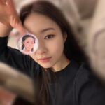 Shin Se-kyung Instagram - It was a freezing cold day on set but thanks to all of you everyone was able to enjoy a moment of warmth..💛 So grateful for your support, international fans!🥹