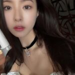 Shin Se-kyung Instagram - #광고 #ad ⠀ @rogervivier ❤️ @gherardofelloni ✨ ⠀ 로저비비에와 함께 눈부신 홀리데이 맞이하기 ❤️✨ ⠀