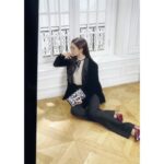 Shin Se-kyung Instagram - @rogervivier 🫶🏼✨ @ellekorea ✨😌