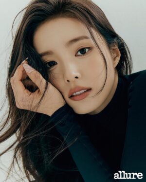 Shin Se-kyung Thumbnail - 324.3K Likes - Most Liked Instagram Photos