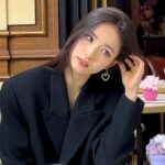 Shin Se-kyung Instagram - @rogervivier ✨ (숙취 아니고 꾸벅꾸벅 조는 연기임🫶🏼🫶🏼)