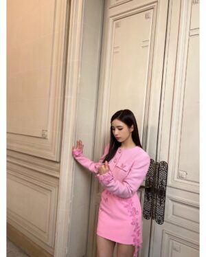 Shin Se-kyung Thumbnail - 310.3K Likes - Most Liked Instagram Photos