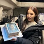 Shin Se-kyung Instagram - It was a freezing cold day on set but thanks to all of you everyone was able to enjoy a moment of warmth..💛 So grateful for your support, international fans!🥹
