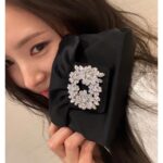 Shin Se-kyung Instagram – #광고 @rogervivier💐💛 반짝반짝✨💐✨🌼