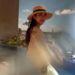 Shin Ye-eun Instagram - 노란색을 좋아해💛 Prince Waikiki