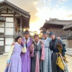 Shin Ye-eun Instagram - 앞으로가 더 재밌는 #꽃선비열애사 꽃선비보고 꽃길걸으세요🌸