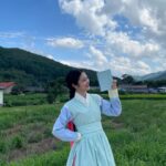 Shin Ye-eun Instagram - #꽃선비열애사 드디어 오늘! 오랜 시간 정말 최선을 다해서 준비했습니다 떠나보내고 싶지 않을 만큼 애정있는 작품이에요 여러분들도 함께 해주세요💙 03.20 오늘밤 오후 1️⃣0️⃣시! SBS 첫 화가 공개됩니다🤍
