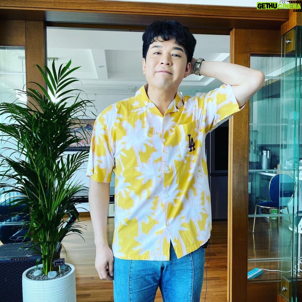 Shindong Instagram - 와! 여름이다~ #집캉스
