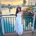 Shiny Doshi Instagram - Wearing all white feels like therapy 🤍 #allwhite Dubai UAE