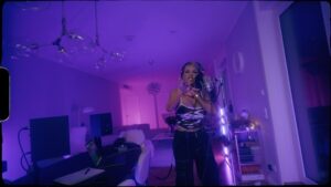 Shirin David Instagram - babsi bars 💖👻 @juhdee & @youngmesh
🎥 @anton