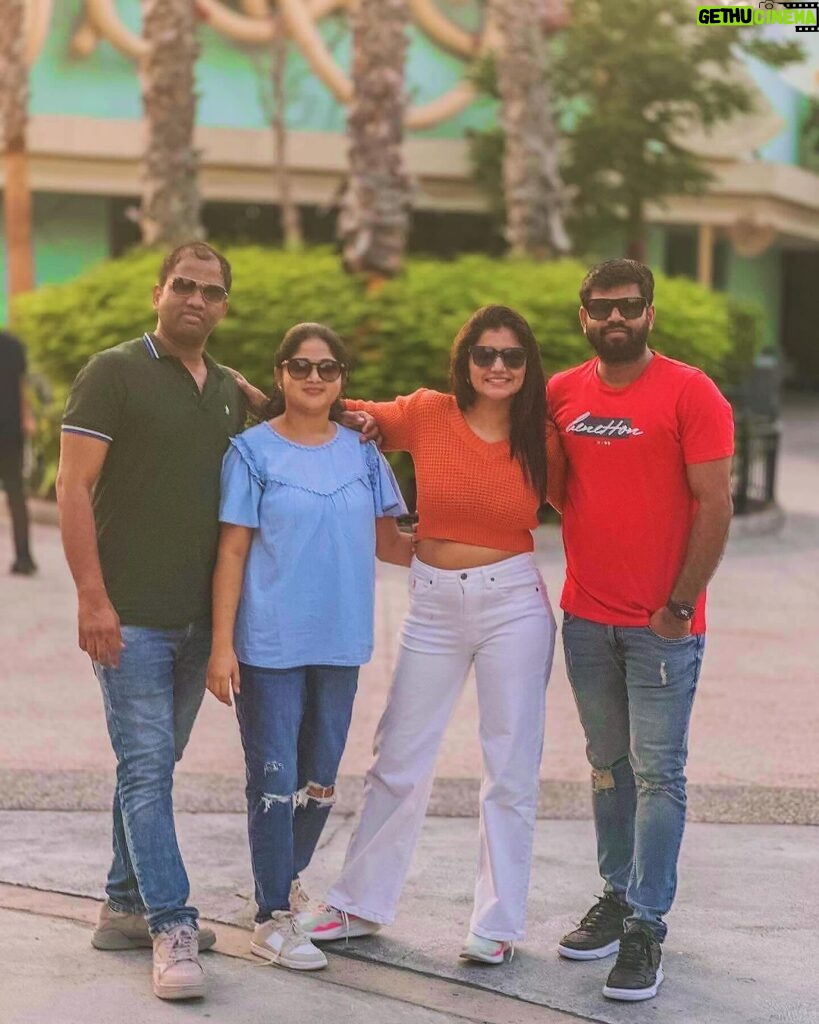 Shiva Jyothi Instagram - #dubai🇦🇪 #motiongatedubai #day1 . . . . #newpost #instagram #instagood #dubai #travelphotography #traveldairies #explore #husbendandwife #family #shivajyothi #jyothakka Motiongate - Dubai Parks & Resorts