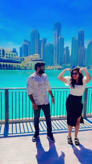Shiva Jyothi Instagram - మన మీదే అందరి కన్ను.. 🫣🫣
.
.
#jyothakka #shivajyothi #folksongs #telanganafolksongs #couple #love