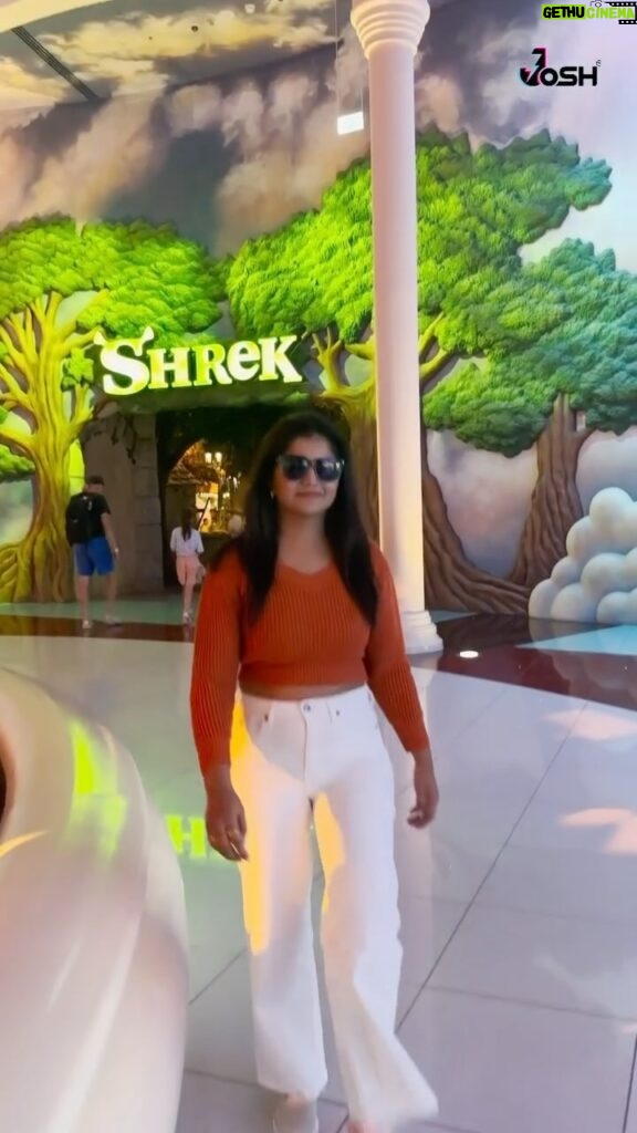 Shiva Jyothi Instagram - #motiongatedubai ❤️ . . . . @joshapp.telugu @officialjoshapp #newreel #jyothakka #shivajyothi #instagram #instagood #reels #reelsinstagram #dubai🇦🇪 #dubailife #motiongatedubai #travel #explore #coupletravel