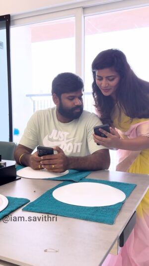 Shiva Jyothi Instagram - Husbands రోగం ఇట్ల తిప్పాలే… 
.
.
#husbandandwife #couple #comedy #funny #shivajyothi