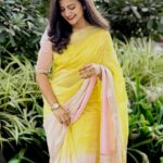 Shiva Jyothi Instagram - “The best protection any woman can have... is courage.” 💪 . . . . . Saree & blouse : @kvs_shopping ❤️ Pc @ganguly_manthri ❤️ Edit @thehashtag_photography ❤️ #newpost #insatgram #instagood #saree #pics #jyothakka #shivajyothi