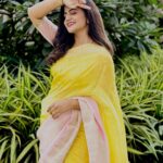 Shiva Jyothi Instagram - “The best protection any woman can have... is courage.” 💪 . . . . . Saree & blouse : @kvs_shopping ❤️ Pc @ganguly_manthri ❤️ Edit @thehashtag_photography ❤️ #newpost #insatgram #instagood #saree #pics #jyothakka #shivajyothi