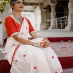Shiva Jyothi Instagram – Women are the real architects of society.❤️
.
.
.

Styled & Costume Designed by @navya.marouthu

Jewellery @navya.marouthu

MUA @rekha_makeoverartistry 

Pics @thehashtag_photography
@jus_sonu

#newpost #instagood #instagram #shivajyothi #jyothakka #navyamarouthu #saree #sareelook
