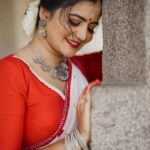 Shiva Jyothi Instagram – #shivaratrisonglook2024

Elegance is the only beauty that never fades.
.
.
.
.
Styled & Costume Designed  by  @navya.marouthu ❤️

 Jewellery @navya.marouthu ❤️

MUA @rekha_makeoverartistry ❤️

Pics @thehashtag_photography ❤️ 
  @jus_sonu ❤️

#newpost #instagood #instagram #shivajyothi #jyothakka #navyamarouthu #saree #sareelook #newsong #shivarathrisong