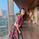 Shivaleeka Oberoi Instagram – In my moment 🌺

Which song comes to your mind? 🎶🤭