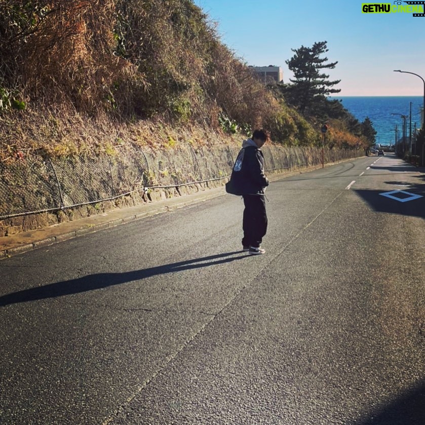 Shohei Miura Instagram - @blue.mag の撮影でした!! 入りたかったけど、久々に海見れて良かったです！