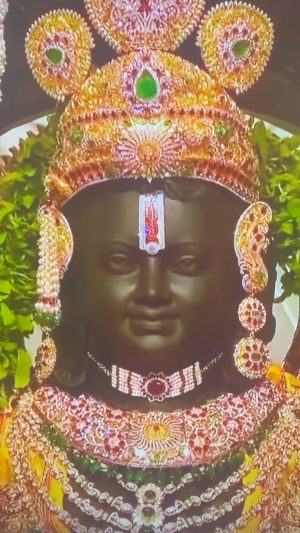 Shreya Ghoshal Instagram - Jai Shree Ram 🙏🏻

My eyes are filled with tears of joy to see the divine face of Ram Lalla. 🙏🏻♥️🌼