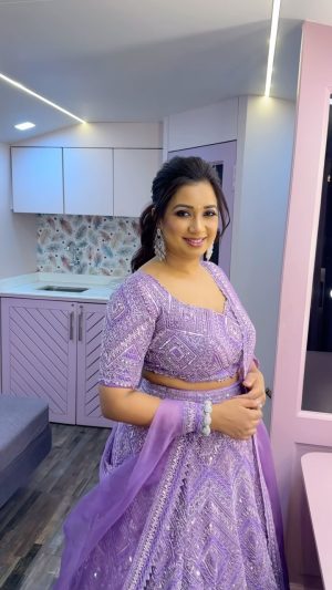 Shreya Ghoshal Instagram - Many congratulations Anant and Radhika. The pre wedding festivities were so beautiful. Got dolled up in purple for the extravaganza 💜
Went to see the Vantara rescue and rehabilitation centre for animals in Jamnagar.. the experience was simply out of the world. 

Outfit: @label_charmiegalaiya
Jewellery: @mozaati
Stylist: @stylebysaachivj
Styling Team: @sanzimehta777 @styledbynikinagda
Styling intern: @muskaanparakh
Hair : @hairbysimrankaur