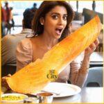 Shriya Saran Instagram – We took actor Shriya Saran, who is in love with the versatile dosa, out for a special lunch on World Dosa Day today. Talking about her favourite dish, she says, “I love the small roadside places serving dosa. This delicacy travelled to different of India and became its own. It’s a universally acknowledged food. My daughter is also obsessed with dosa and idli, she calls it ‘idi’! I feel dosa could become the next big thing from India because it’s gluten free, and can be made in a health conscious way with oats and millets.”

@shriya_saran1109

Story by @rishazod
Photos by @vaalibate

For full story, link is in our stories.

#shriyasaran #dosa #worlddosaday #bollywood #food
