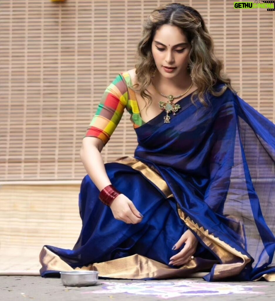 Shrutika Instagram - Saree n blouse @thariibyshrutika Jewelry @pradejewels #festival #festiveseason #pongalkolam #instagram