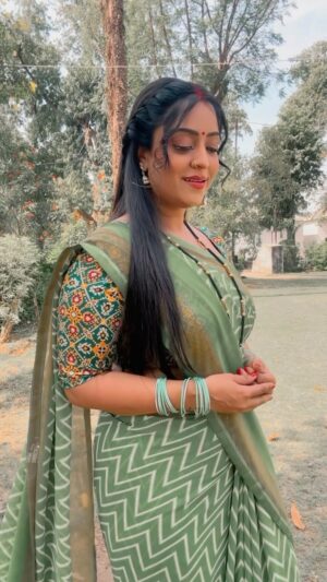 Shubhi Sharma Instagram - Good evening friends #bhojpurireels #bhojpuri_song #shubhisharma  #movie #song