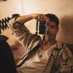 Siddhant Chaturvedi Instagram - Thank you for all the love & laughter, I promise I’ve been reading all the Dms, and going through each and every story you guys put up, and I’m trying to reply to all of them. It’s been a long time since I’ve received this kind of a reaction, it’s been a constant effort to surprise you guys with some kind of a cinematic magic, and this time I managed pull this out of my hat.To all the people who loved, related, recommended, realised and raised a toast to their friendship, Thank you dil se & it’s not joke! ❤️ Aur Jisne nahi dekhi hai, Netflix ka Id-password share karta hun, mera bhi recharge karwa dena.JK.Dekhlo yaar!😉 #KhoGayeHumKahaan @netflix_in