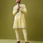 Siddhant Chaturvedi Instagram - गणपति बप्पा मोरया, मंगल मूर्ति मोरया! 🙏 . . . . Photographed by @harneshjoshi Styled by @nikitajaisinghani Wearing @abujanisandeepkhosla H&MU @swapnildiwakar_hair @hinaldattani