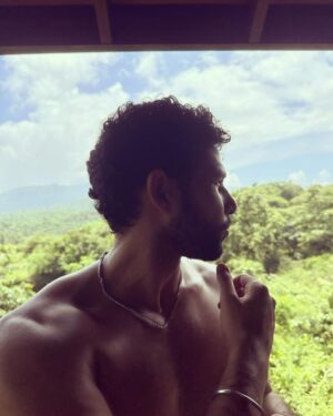 Siddhant Chaturvedi Instagram - Still in network to watch the Finals!
